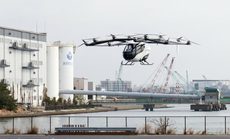 La « voiture volante » d'une startup japonaise effectue pour la première fois un vol de démonstration à Tokyo