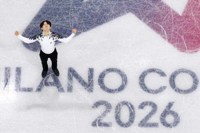 Le Japon poursuit les États-Unis en finale par équipe de patinage artistique avec Kagiyama en vedette