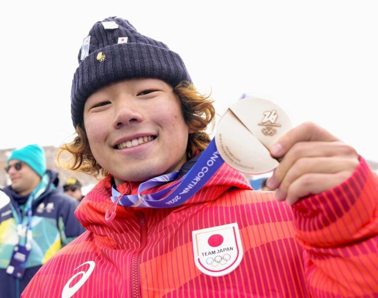 Le Japonais Hasegawa remporte l'argent en snowboard Slopestyle et Su remporte l'or