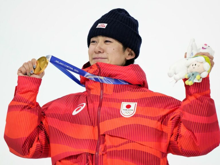 Le Japonais Totsuka remporte l'or en snowboard en halfpipe et Yamada le bronze