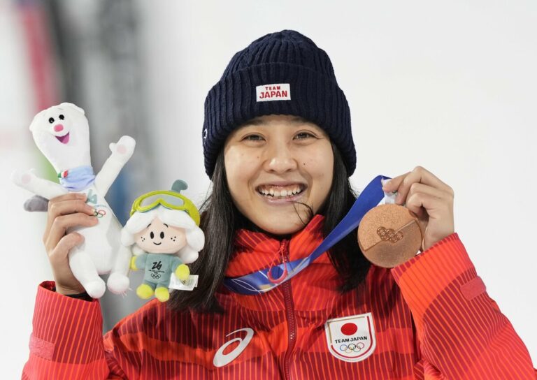 Le sauteur à ski Maruyama remporte le bronze, la première médaille japonaise à Milan Cortina
