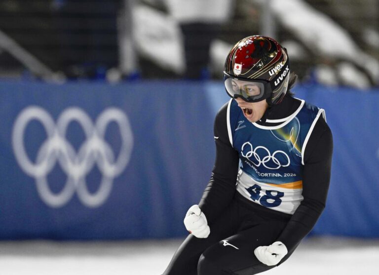 Le sauteur à ski japonais Nikaido remporte le bronze au tremplin normal masculin