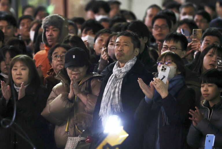 Les dirigeants des partis cherchent du soutien alors que la campagne électorale japonaise touche à sa fin