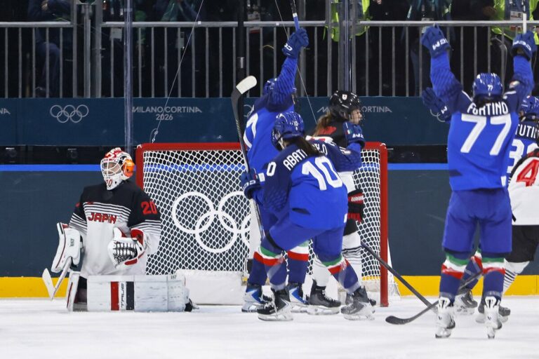 Les espoirs du Japon en quart de finale ébranlés par la défaite 3-2 en hockey sur glace contre l'Italie