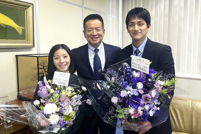 Les lames locales placent les champions olympiques japonais de patinage artistique au-dessus