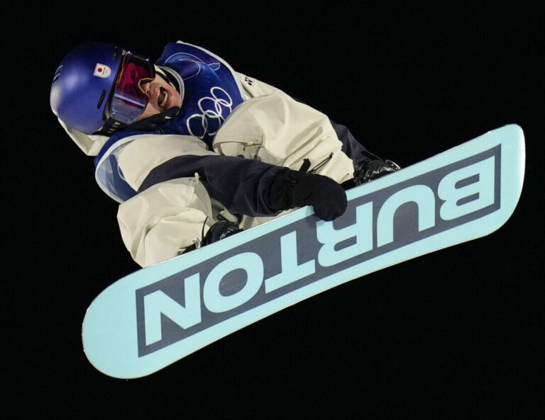 Ogiwara en tête alors que le quatuor japonais atteint la finale du snowboard big air