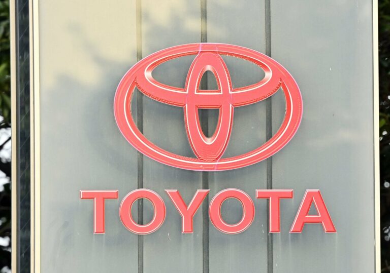 Toyota relève ses perspectives de bénéfice net pour l'exercice 2025 à 3,6 mille milliards. yen face à un yen faible