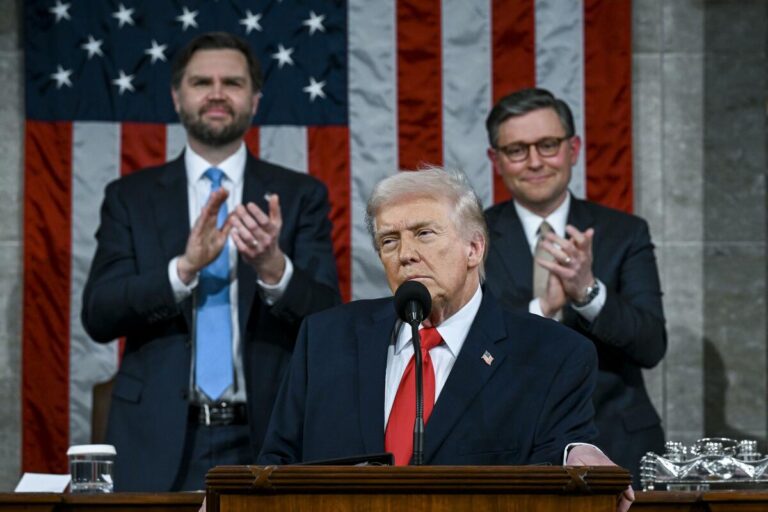 Trump s'engage à poursuivre sa politique tarifaire agressive lors de son discours clé