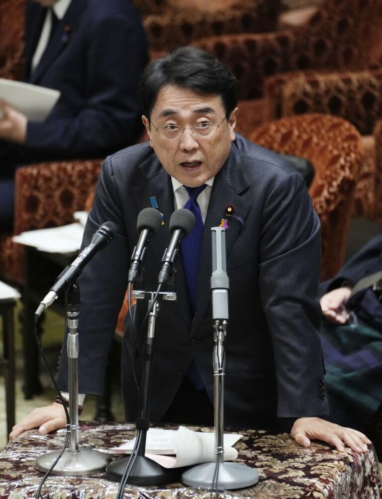 Le Japon n'exclut pas la possibilité de libérer lui-même ses réserves de pétrole, selon le ministre