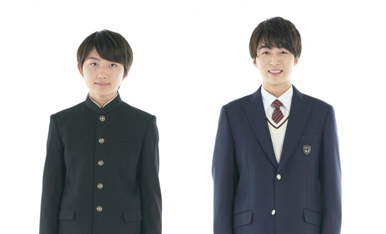 Les blazers et TikTok libèrent la tradition japonaise des boutons de remise des diplômes