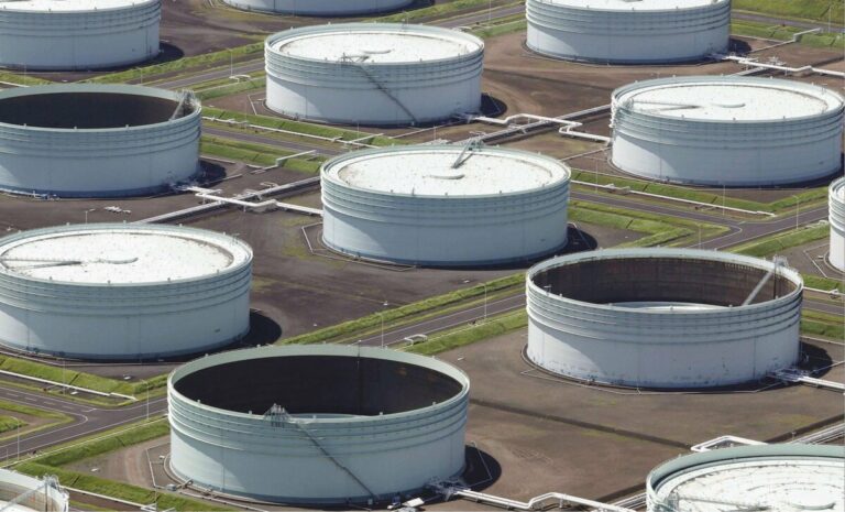 Les membres de l’AIE vont procéder à la plus grande libération de stocks de pétrole au milieu de la guerre au Moyen-Orient