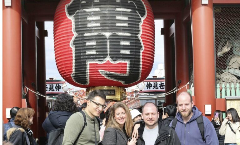 Les visiteurs étrangers au Japon ont établi en février un record mensuel de 3,47 millions.