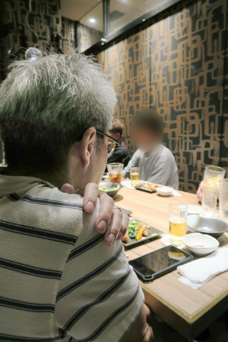 Com o aumento do absenteísmo escolar, pais japoneses estão recorrendo ao grupo de apoio izakaya.