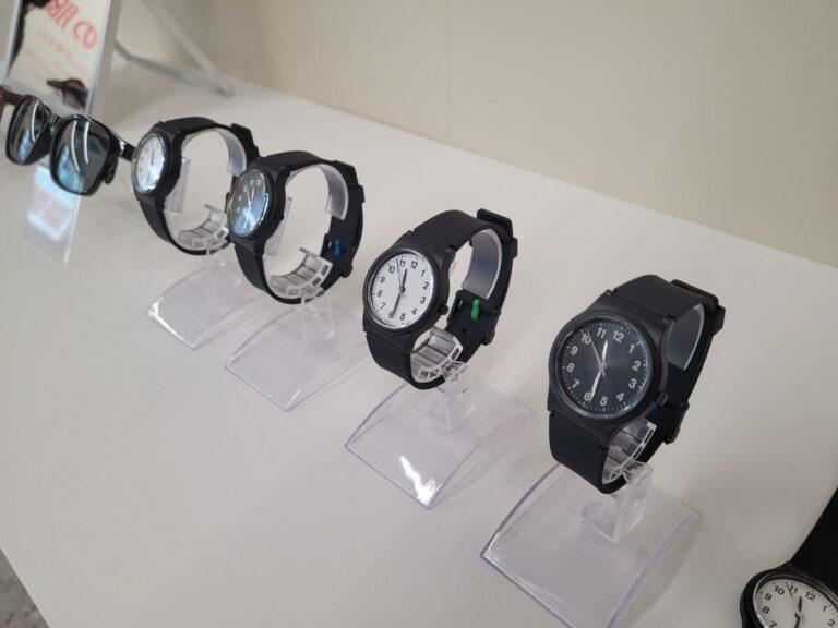 FamilyMart déploie des montres dans une gamme toujours croissante de vêtements de commodité
