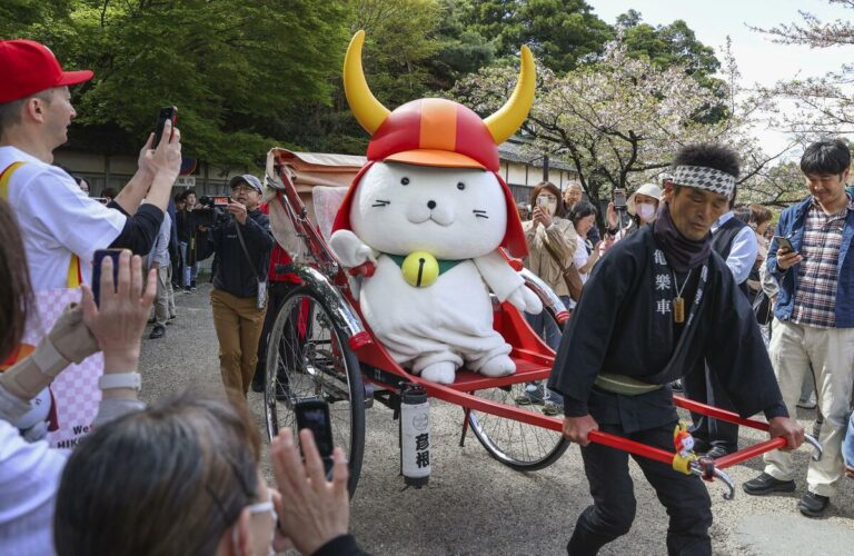 Hikonyan, la mascotte de chat casqué du samouraï bien-aimé du Japon, fête ses 20 ans