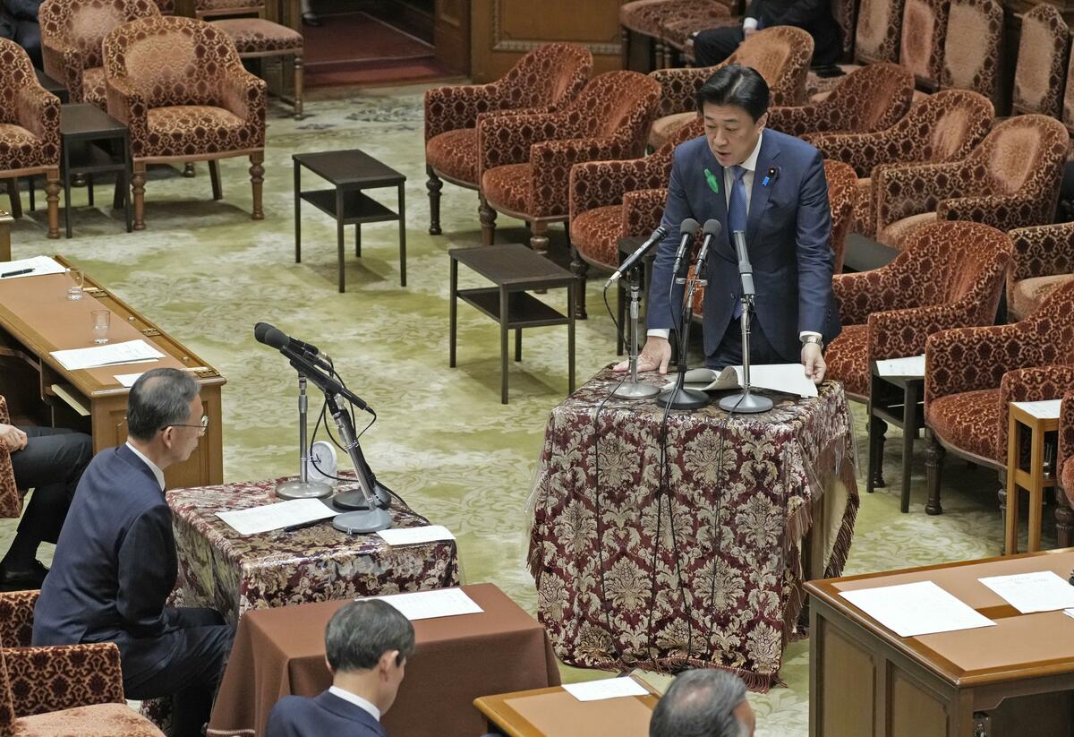 Le porte-parole du Japon appelle à une « réflexion » sur l'hymne interprété par un membre du SDF lors d'un événement du LDP