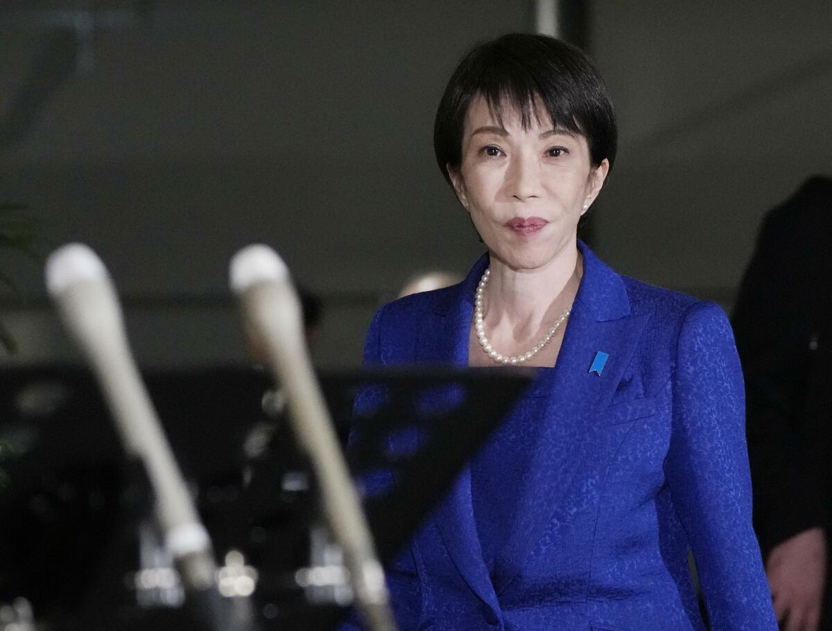 Os dados mostram que o primeiro-ministro Takaichi evita a imprensa, apesar de usar ativamente as redes sociais.