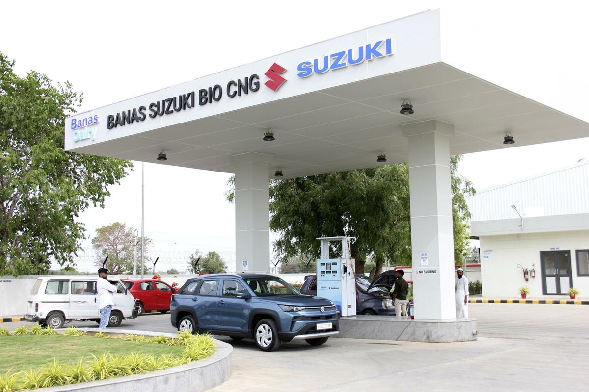 A Suzuki produz biogás a partir de esterco de vaca na Índia.