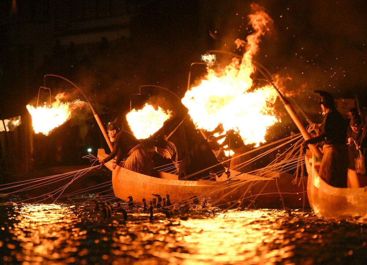 La saison de pêche au cormoran s'ouvre dans le centre du Japon et un bateau de luxe devrait faire ses débuts