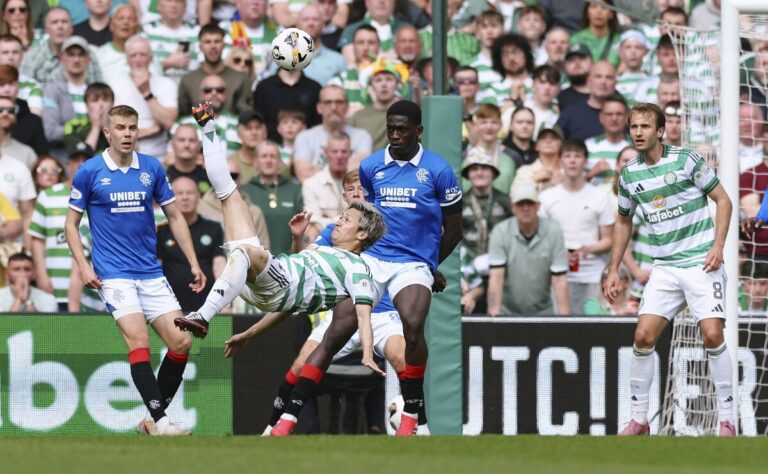 Maeda marque un doublé et scelle la victoire de Old Firm avec un superbe coup de pied aérien