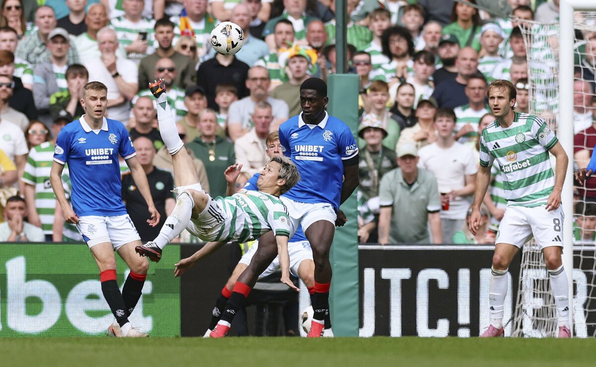 Maeda marque un doublé et scelle la victoire de Old Firm avec un superbe coup de pied aérien