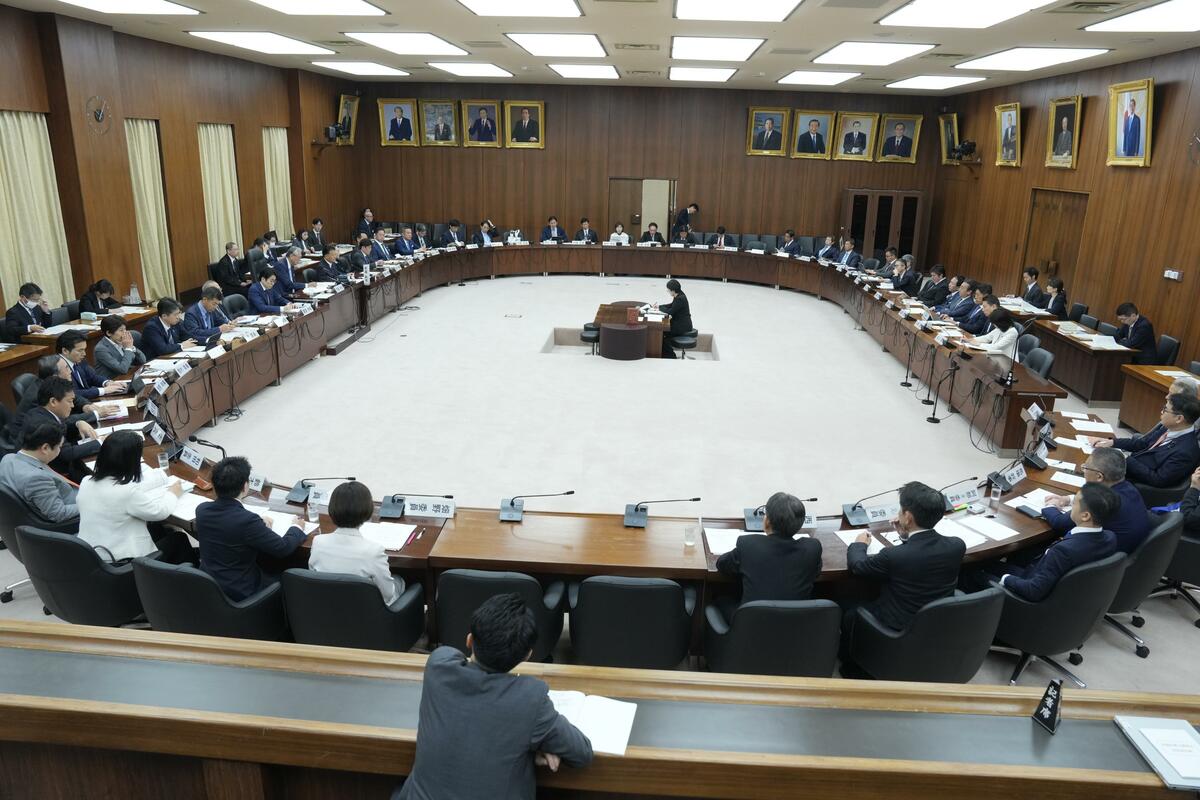 Más del 70% cree que la primera reforma constitucional de Japón requiere un amplio consenso.