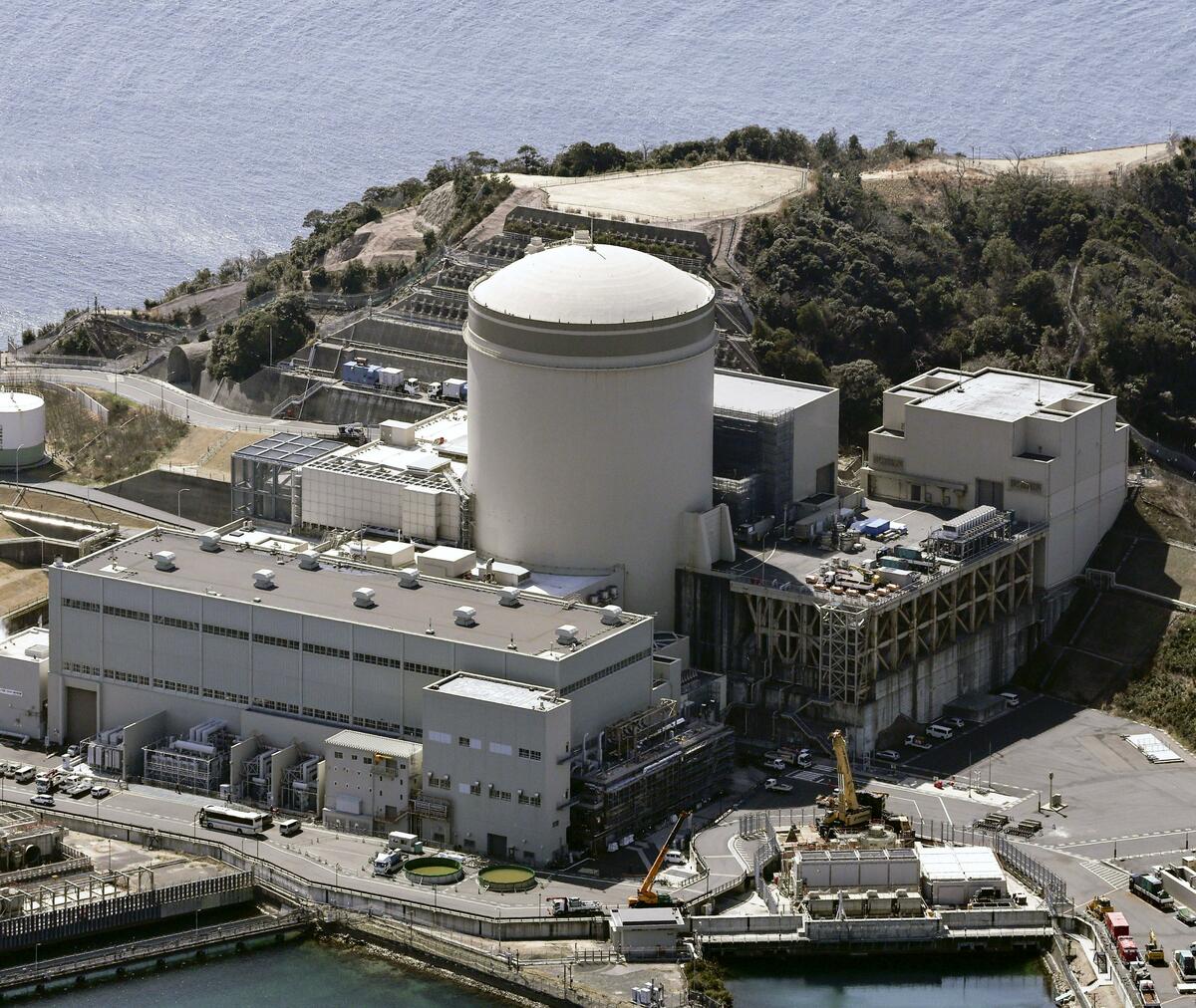Un réacteur nucléaire du centre du Japon à l'arrêt après une fuite de vapeur près d'une turbine