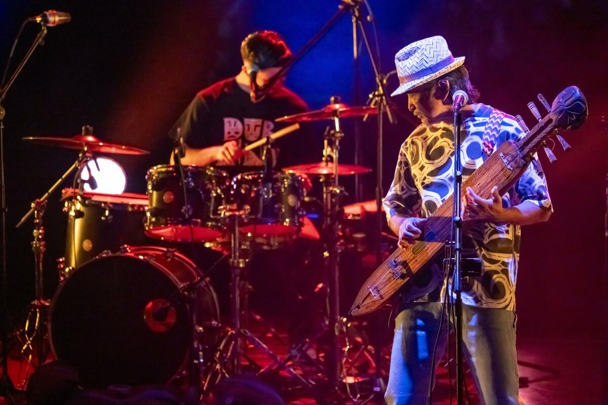 ARTICLE : Un musicien aïnou apporte tradition et sons du monde à New York