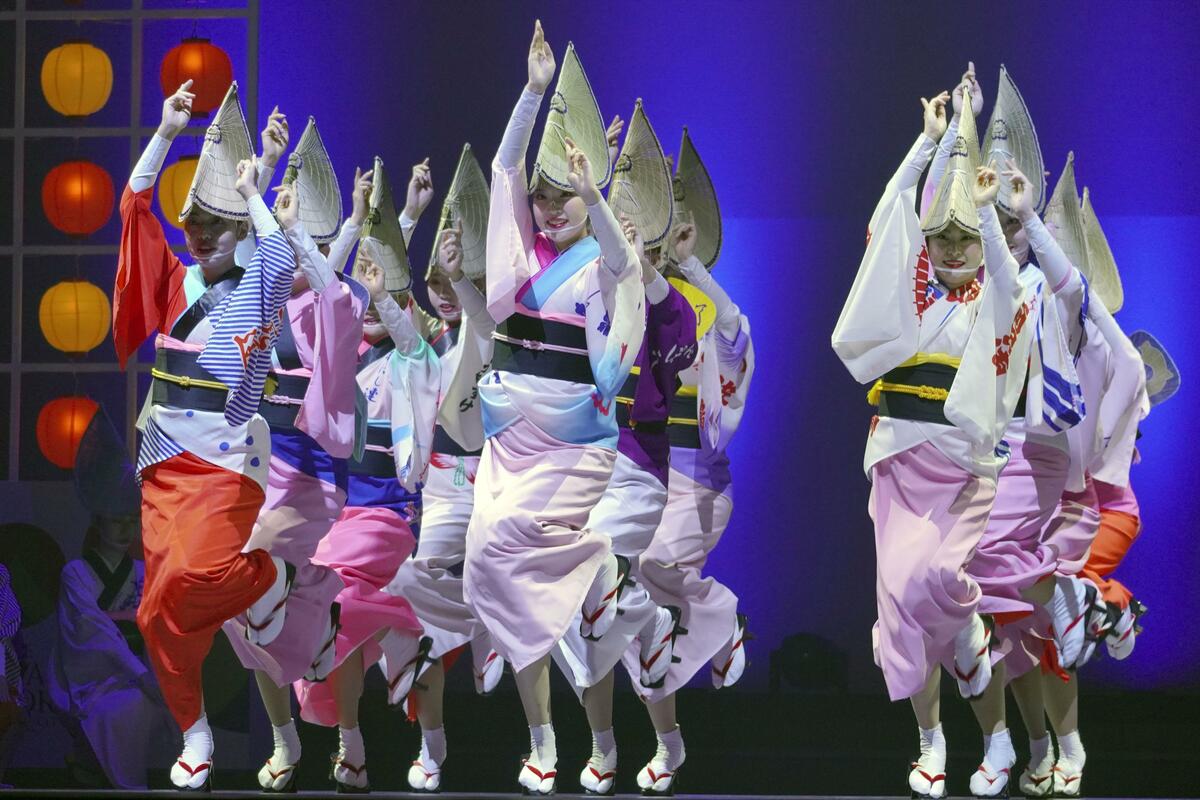 Awa Odori, le festival de danse d'été emblématique du Japon, s'ouvre avec 600 danseurs