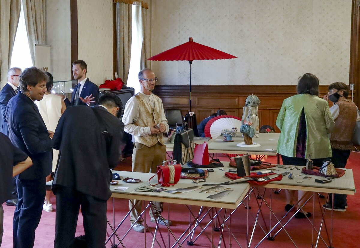 DOSSIER : Les artisans de l'artisanat traditionnel font équipe dans les expositions Kyoto-Vienne