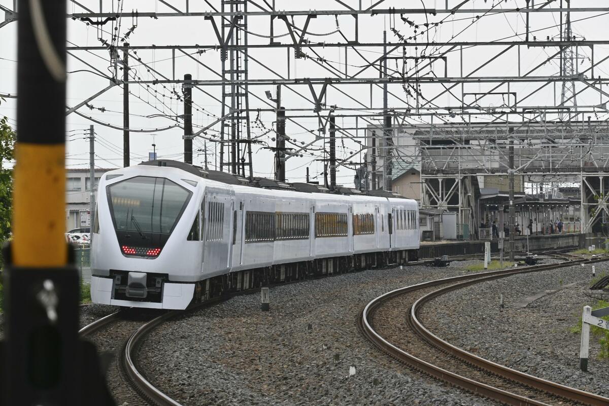 L'enquête se poursuit après qu'un train express circulant à 50 km/h a tué 4 ouvriers