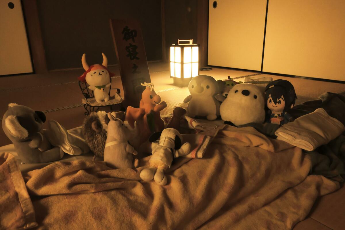 Les peluches qui passent des nuits dans les musées japonais gagnent du terrain