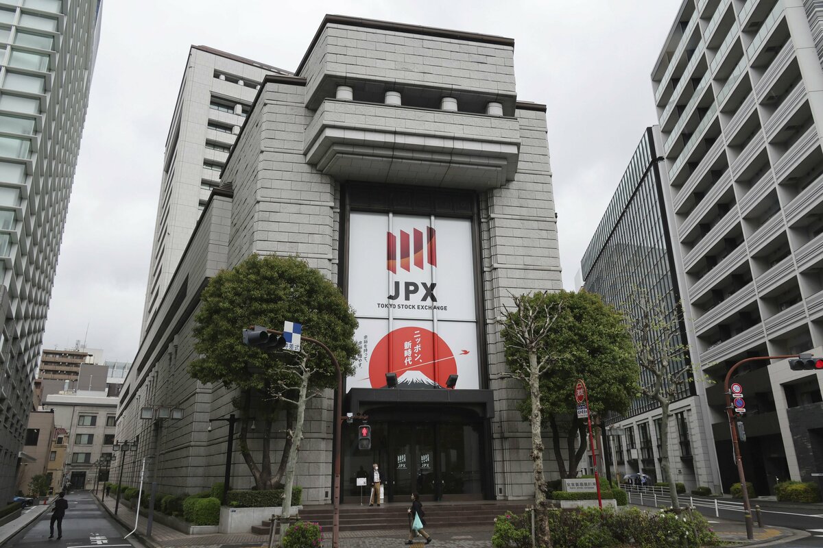 Nikkei finit en hausse de plus de 3% grâce aux espoirs de croissance de l'IA et à l'accord américano-iranien