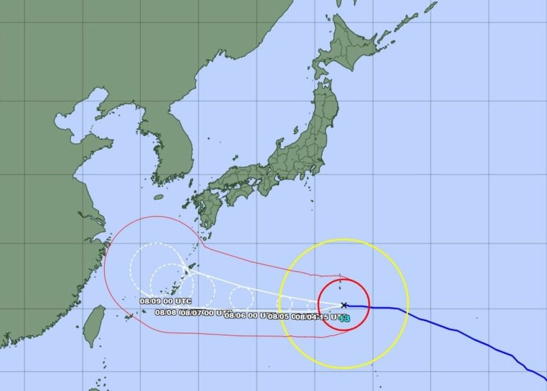Un puissant typhon se déplace vers l'ouest mais ne touche pas le sud-ouest du Japon frappé par le séisme 1 Un puissant typhon se déplace vers l'ouest mais ne touche pas le sud-ouest du Japon frappé par le séisme