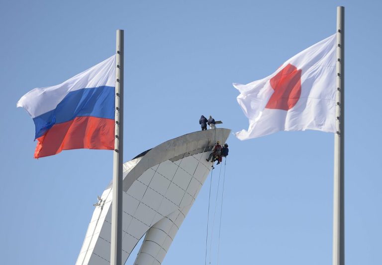 Le Premier ministre japonais Takaichi demande le retrait de la statue de la victoire de la guerre en Russie