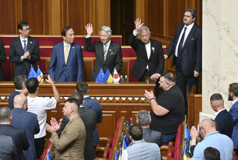 Le président de la Chambre basse du Japon, Mori, s'adresse au Parlement ukrainien 6 Le président de la Chambre basse du Japon, Mori, s'adresse au Parlement ukrainien