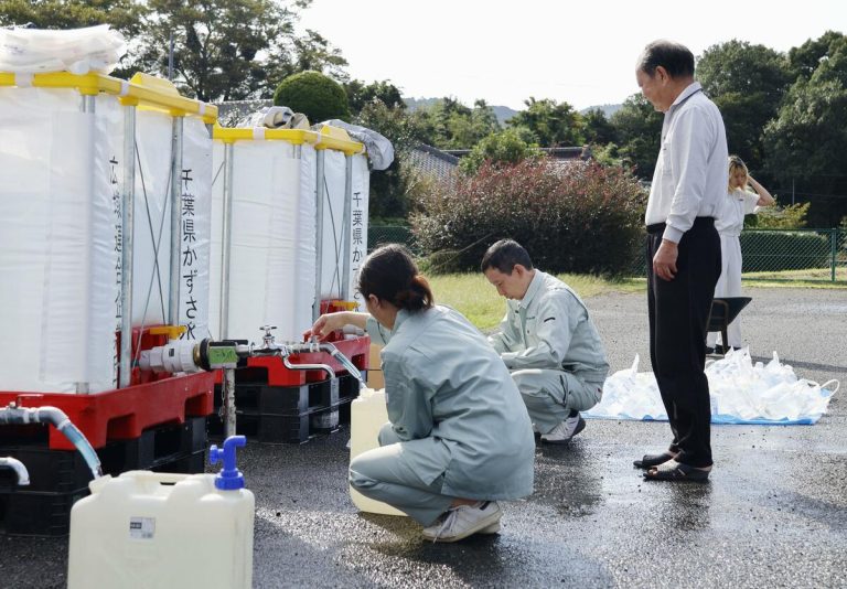Plus de 10 000 foyers restent privés d'électricité dans l'est du Japon après le typhon 1 Plus de 10 000 foyers restent privés d'électricité dans l'est du Japon après le typhon