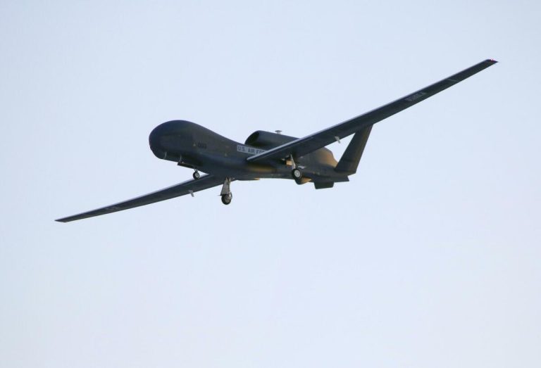 Un avion sans pilote des FDS japonaises disparaît et s'est écrasé 5 Un avion sans pilote des FDS japonaises disparaît et s'est écrasé