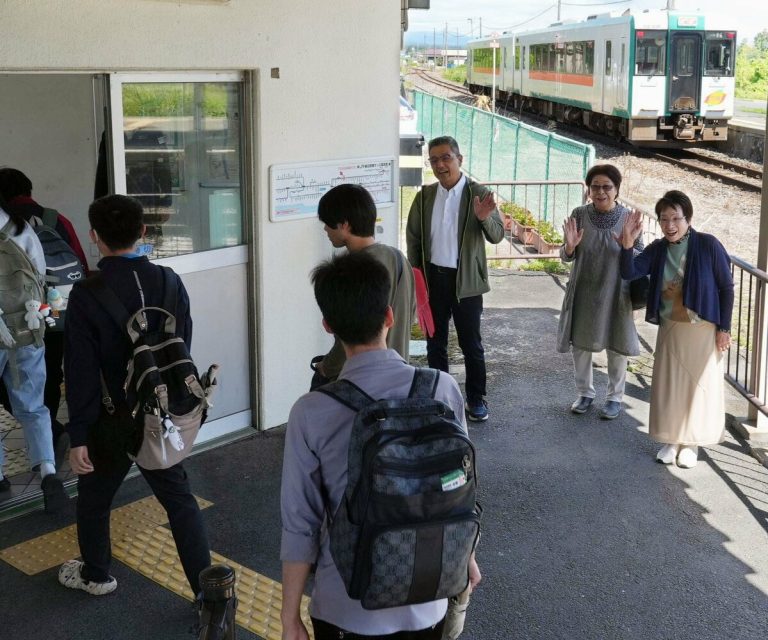 Une station nouvellement dotée de personnel se connecte avec des étudiants étrangers qui apprennent le japonais 5 Une station nouvellement dotée de personnel se connecte avec des étudiants étrangers qui apprennent le japonais