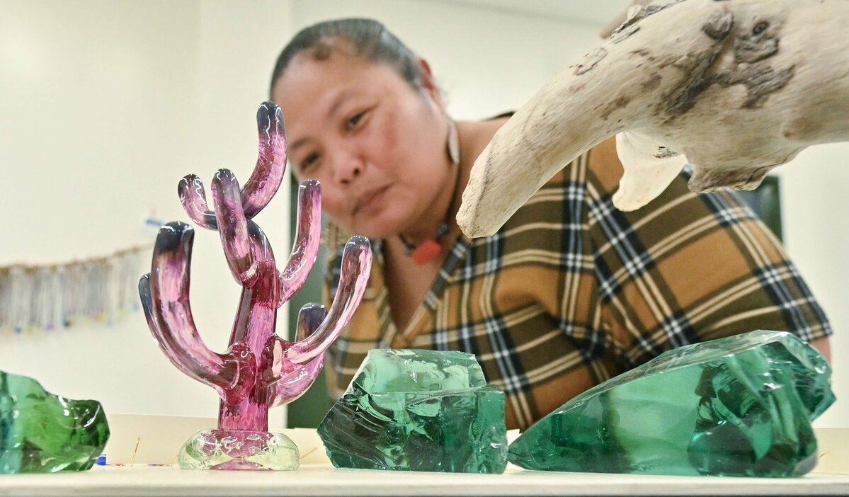 ASIA WATCH : Un expert japonais en recyclage transforme les déchets de verre en succès touristique aux Palaos