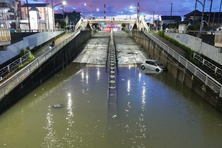 Au Japon, 80 passages souterrains ont vu des véhicules submergés au cours de la dernière décennie (enquête) 3 Au Japon, 80 passages souterrains ont vu des véhicules submergés au cours de la dernière décennie (enquête)