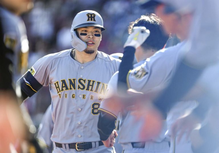 Baseball : le cogneur des Tigers Sato remporte la 1ère triple couronne depuis Murakami 6 Baseball : le cogneur des Tigers Sato remporte la 1ère triple couronne depuis Murakami