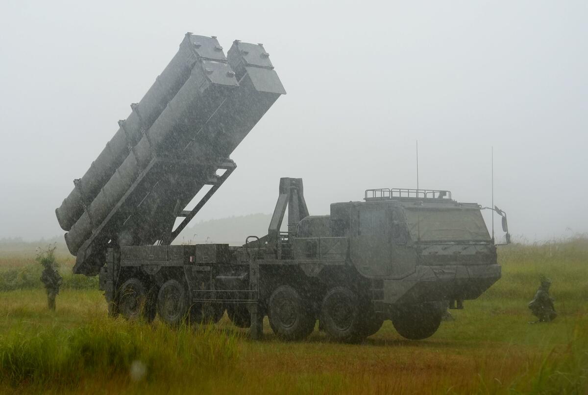Le Japon déploie un lanceur de missiles à longue portée lors d'un exercice majeur avec les États-Unis