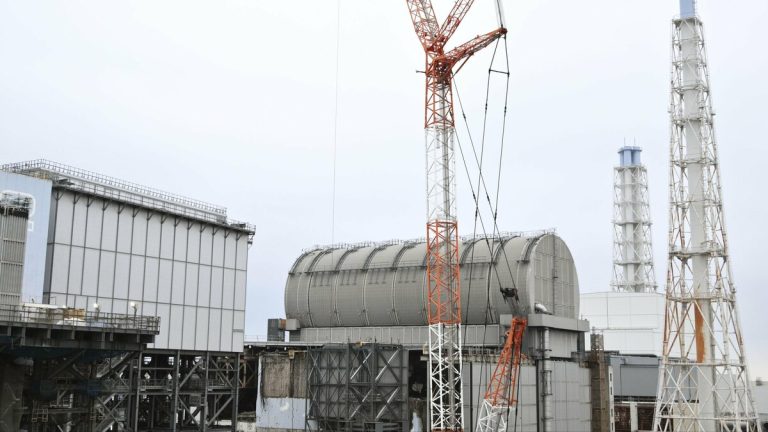 TEPCO commence à insérer un bras robotique pour récupérer les débris de combustible nucléaire de Fukushima 6 TEPCO commence à insérer un bras robotique pour récupérer les débris de combustible nucléaire de Fukushima