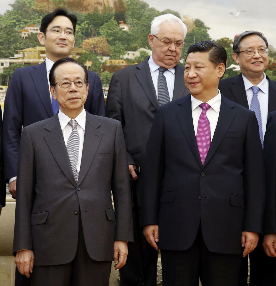 Xi chinois présente ses condoléances pour le décès de l'ancien Premier ministre japonais Fukuda